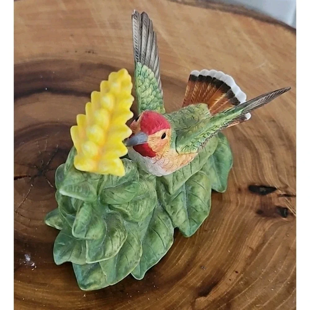 Allen's Hummingbird with Aphelandra Flower Porcelain Bird Figurine Bronson 1996